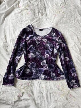 Zig Zag Y2K Purple Rose Print Velvet Long Sleeve Top (Fits L-XL)